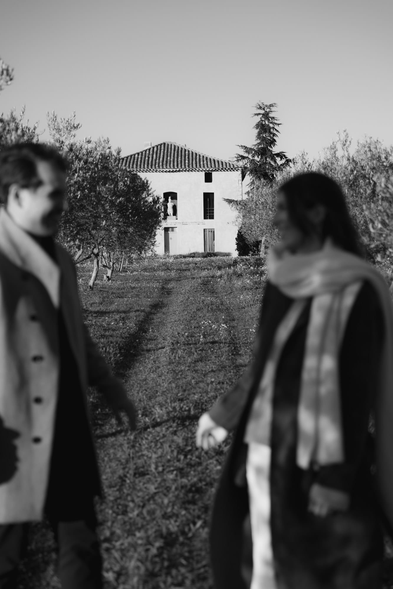 aix_en_provence_seance_couple_photographemariage_bastide_de_puget_photographe_provence-2 aix_en_provence_seance_couple_photographemariage_bastide_de_puget_photographe_provence-2